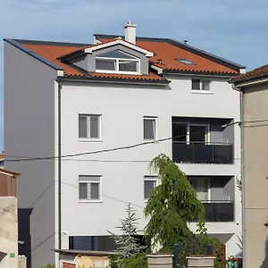  Apartment Silver